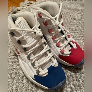 Allen Iverson Reebok Questions mid Boys 6.5 Women’s 8